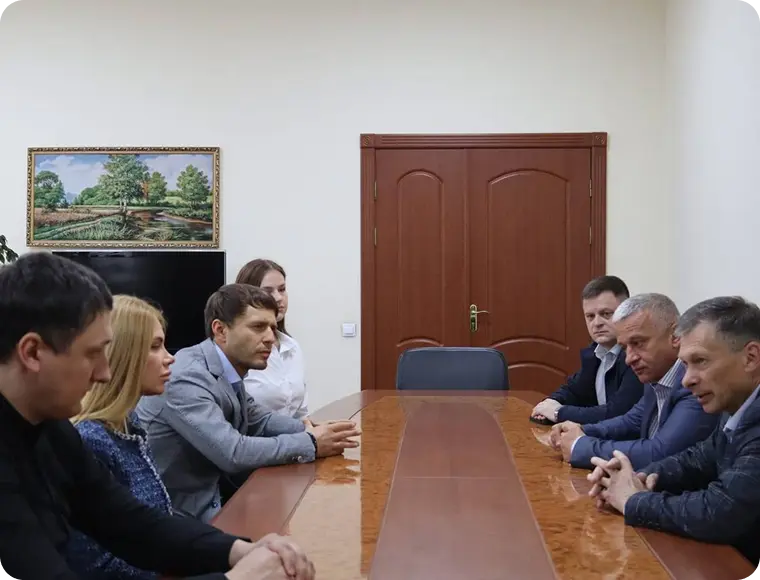 Розвиток співпраці між транспортною галуззю, освітою та наукою.